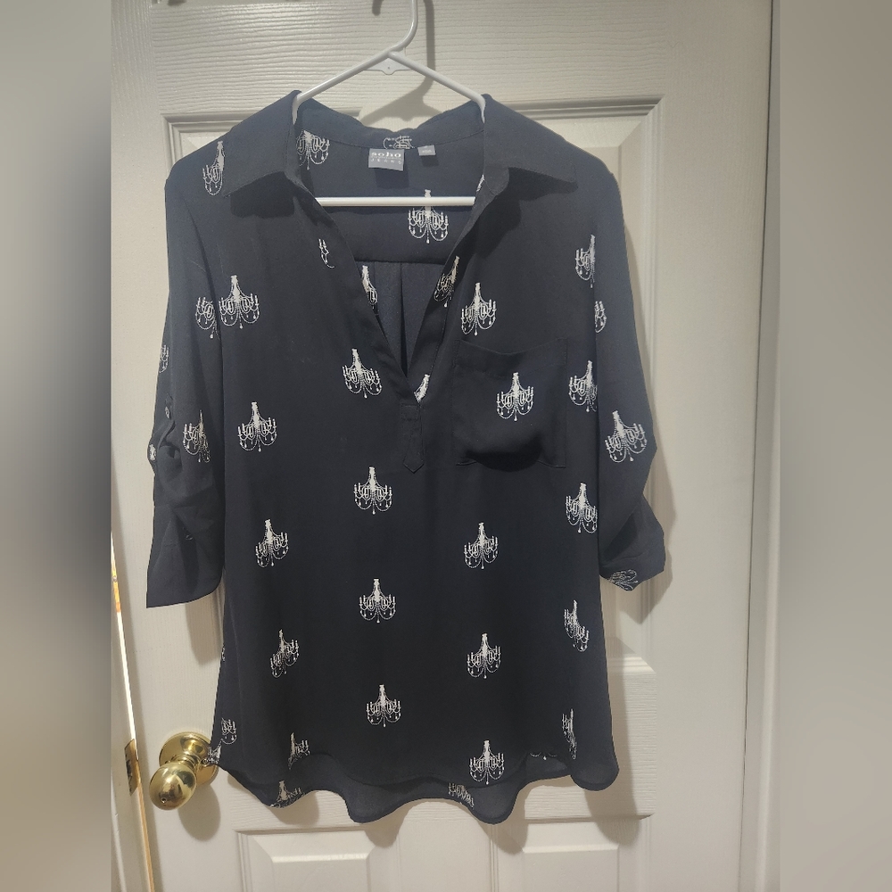 Soho New York & Company. Blouse with Chandlers -M